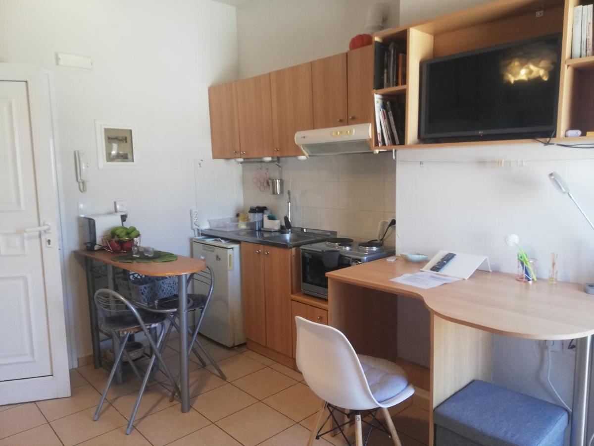Maria'S Studio No2 In Heraklion Exterior photo